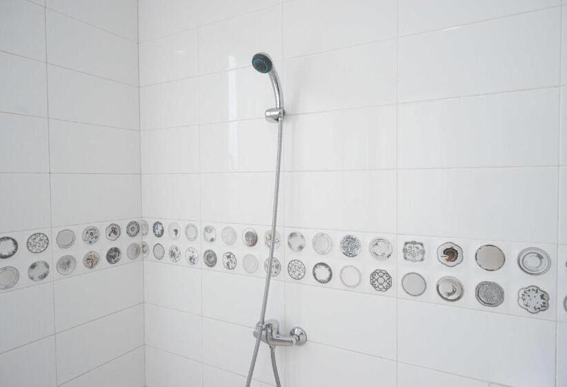 家庭间, Sans Hotel Empress Simpang Lima