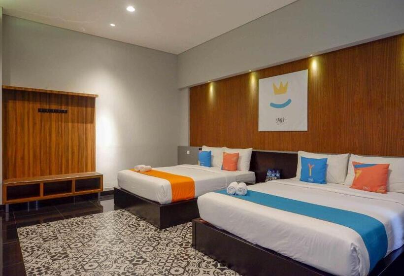 Семейный Номер, Sans Hotel Empress Simpang Lima