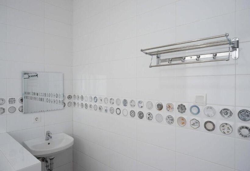 家庭间, Sans Hotel Empress Simpang Lima