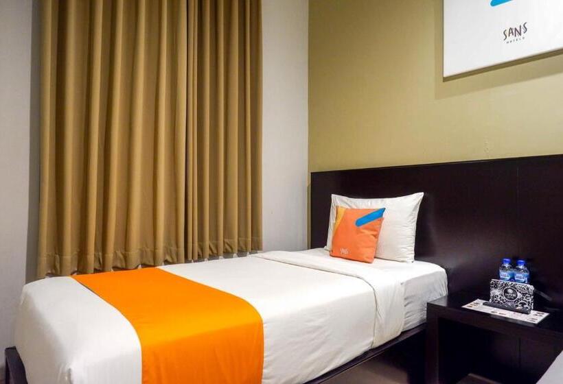 豪华房间, Sans Hotel Empress Simpang Lima