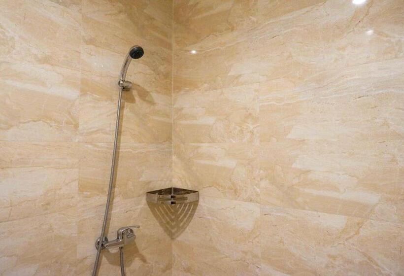 高级大房间, Sans Hotel Empress Simpang Lima