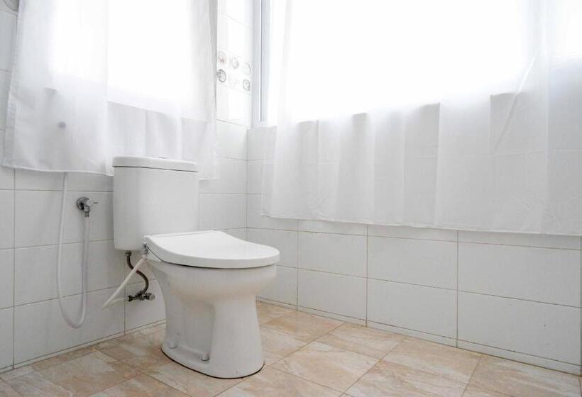 家庭间, Sans Hotel Empress Simpang Lima