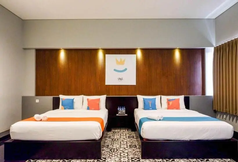 Aile Odası, Sans Hotel Empress Simpang Lima