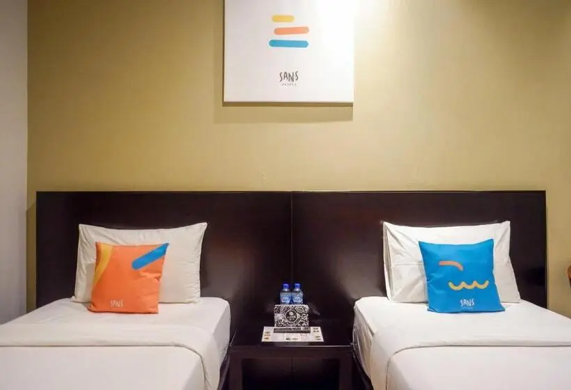 Delüks Oda, Sans Hotel Empress Simpang Lima