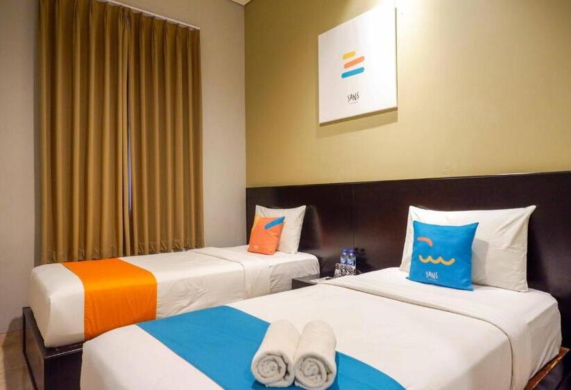 豪华房间, Sans Hotel Empress Simpang Lima