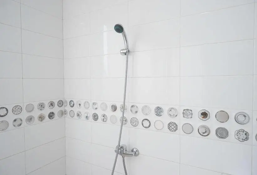 Superior Oda, Sans Hotel Empress Simpang Lima
