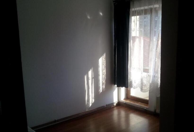 اتاق استاندارد با سرویس بهداشتی مشترک, Z Villa
