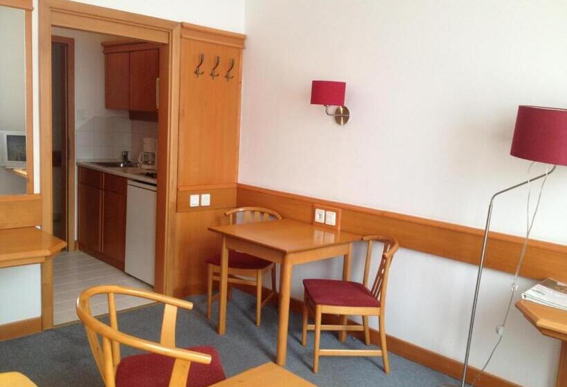 استودیوی استاندارد, Apart