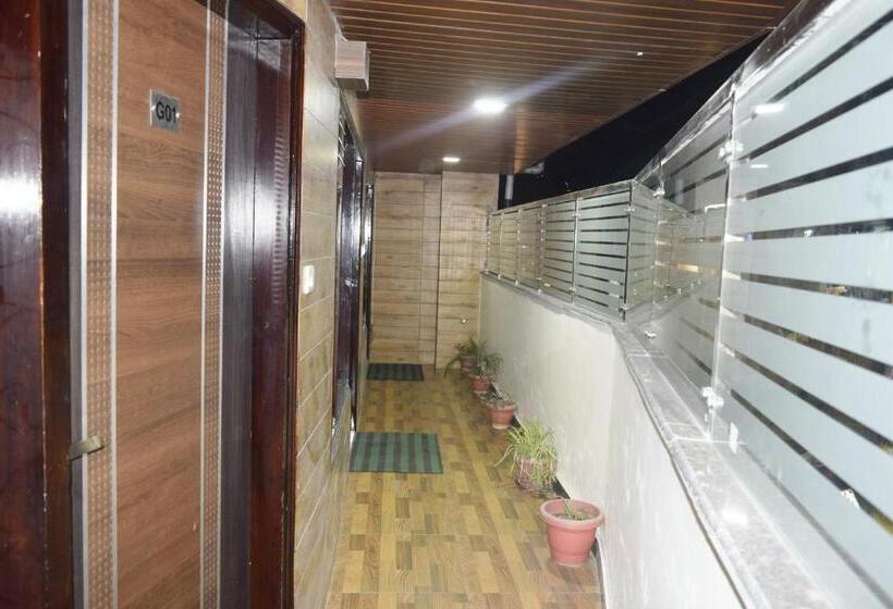 חדר דלוקס, Cloud7