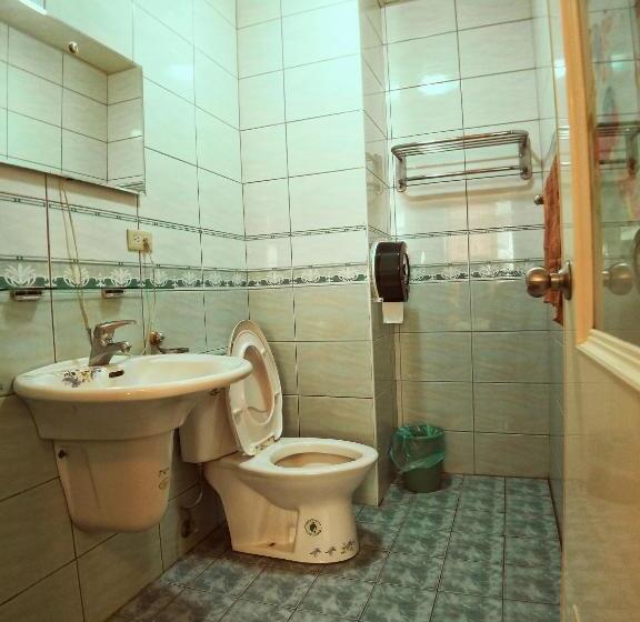 اتاق استاندارد سه نفره, Sun Moon Lake Fisherman Homestay