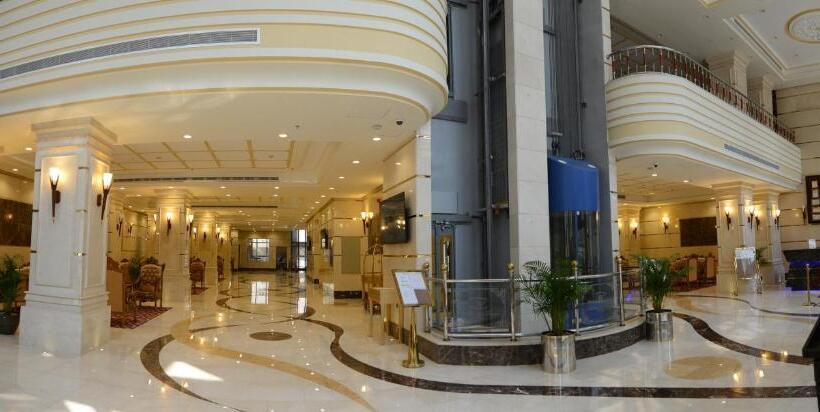 חדר סטנדרט לשלושה, Al Waleed Tower