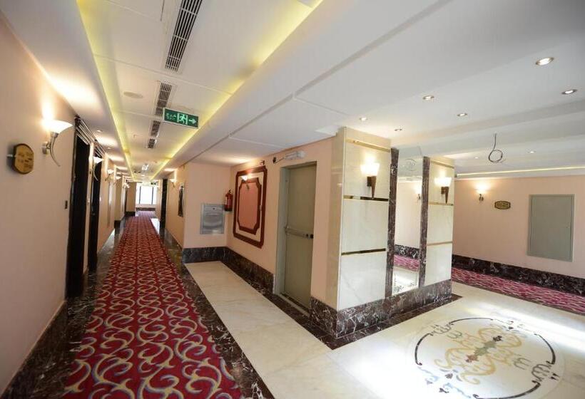 חדר סטנדרט לשלושה, Al Waleed Tower