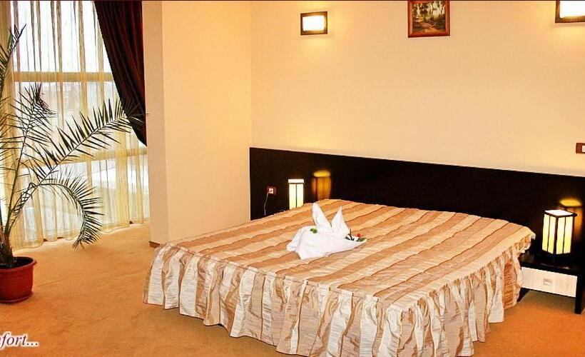 اتاق خانوادگی, Palace