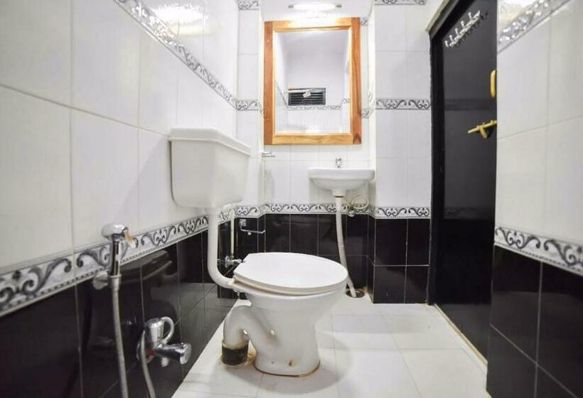 豪华房间, Shanti Home