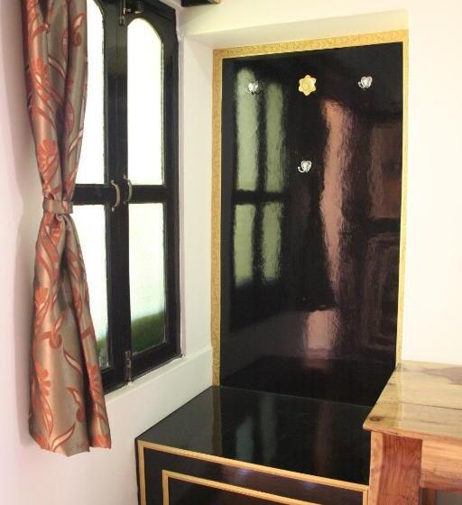 Deluxe Suite King Bed, Shanti Home