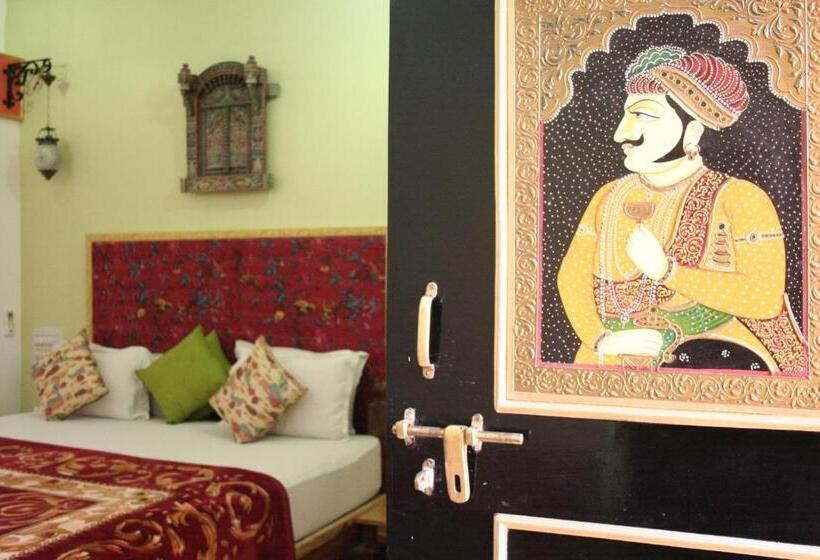 Deluxe Suite King Bed, Shanti Home