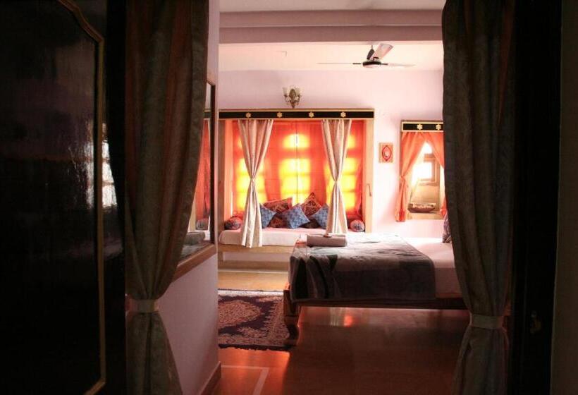 سوئیت با بالکن, Shanti Home