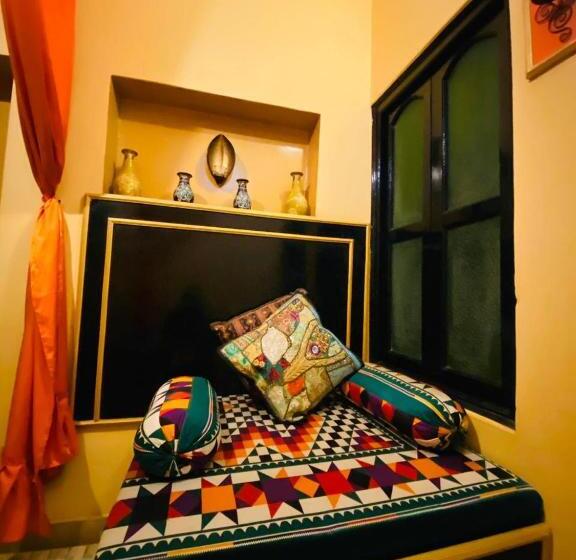 Deluxe Suite King Bed, Shanti Home