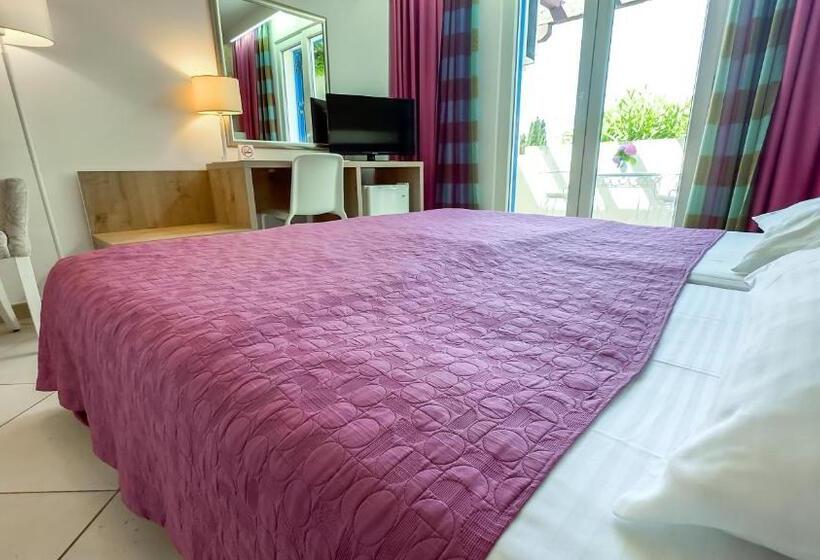 اتاق استاندارد, Slovenska Plaža Lux