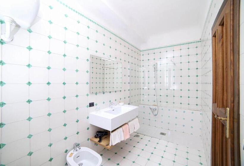 스탠다드 룸, Sweetposeidon