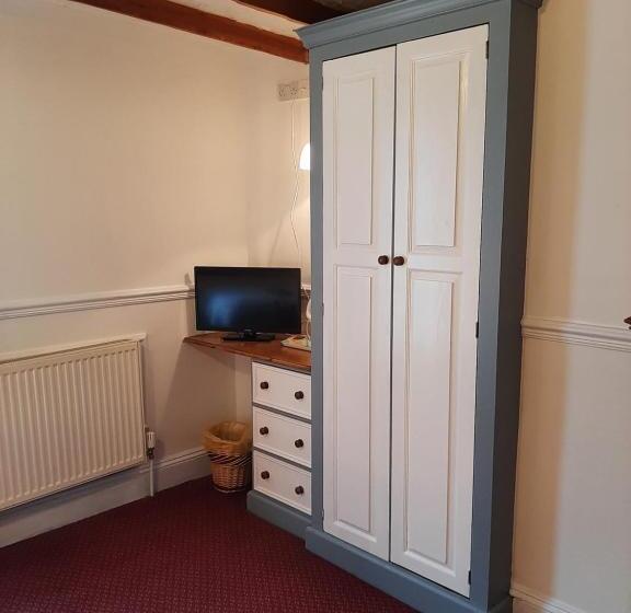 חדר סטנדרט, The Bull