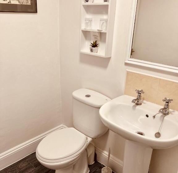 חדר סטנדרט נוף לגינה, The Bull