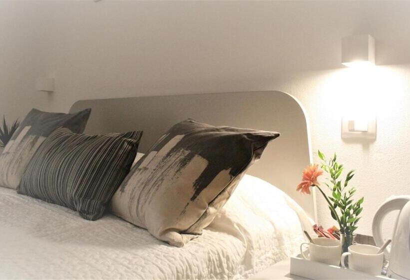 غرفة قياسية, Real Rooms