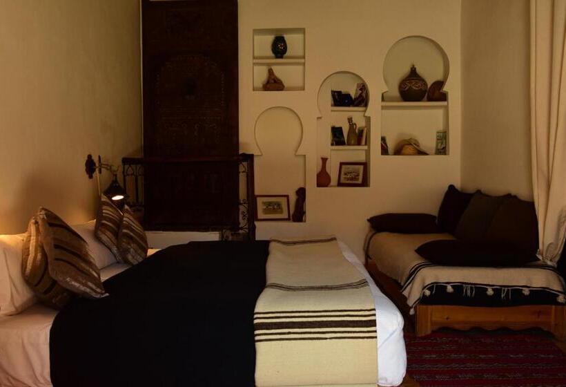 חדר דלוקס לשלושה, Auberge Chez Pierre