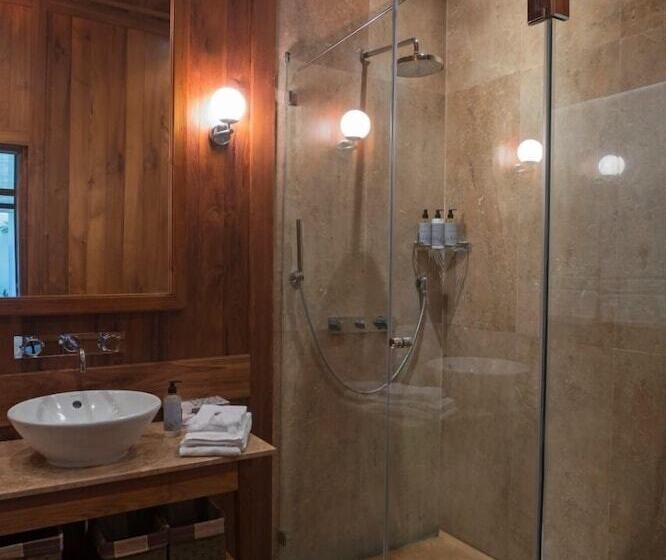 اتاق لوکس, La Demeure Saint Antoine