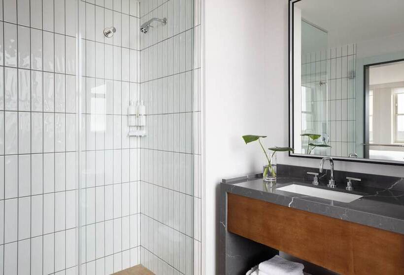 Номер Премиум Вид на Город, Kimpton Harper Hotel, An Ihg