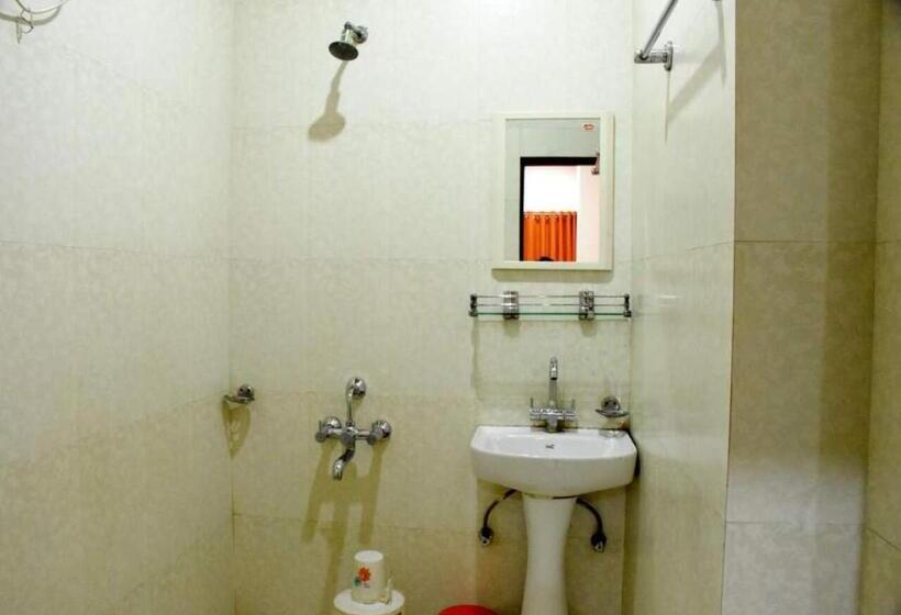 اتاق استاندارد, The Pride