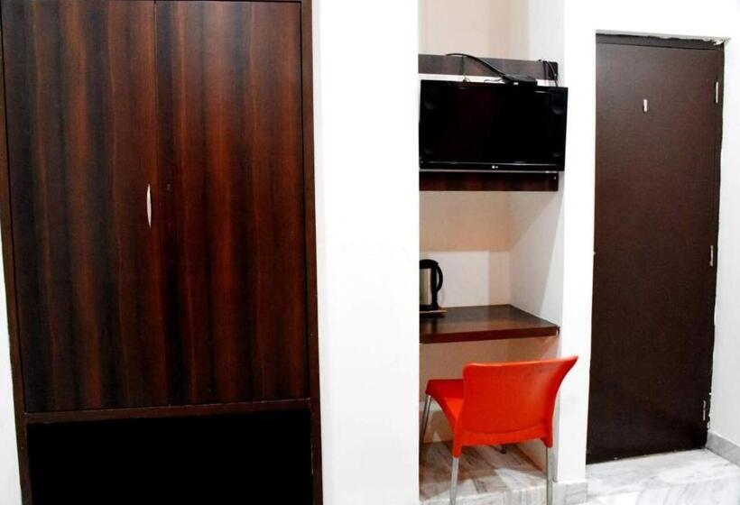 اتاق استاندارد, The Pride