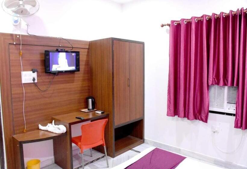 اتاق استاندارد, The Pride