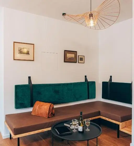 １ベッドルームアパートメント, Weekly Boardinghouse