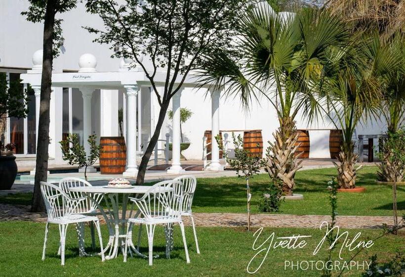 סוויטה עם מרפסת, Fountain Villa