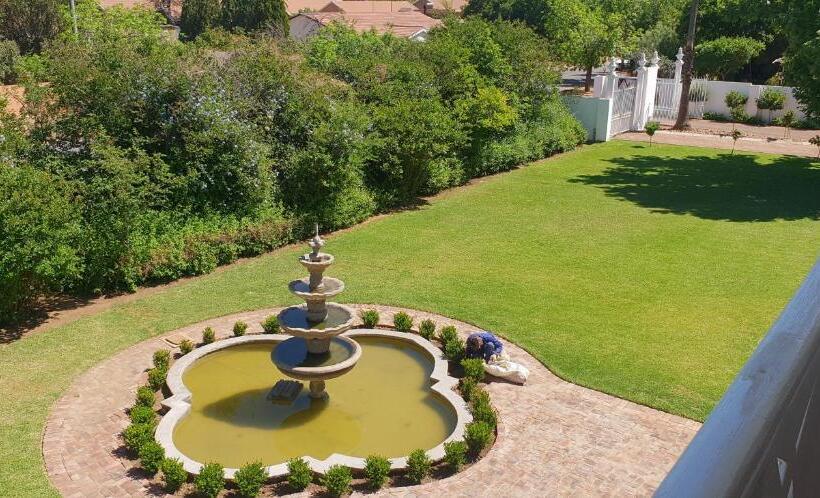 סוויטה עם מרפסת, Fountain Villa