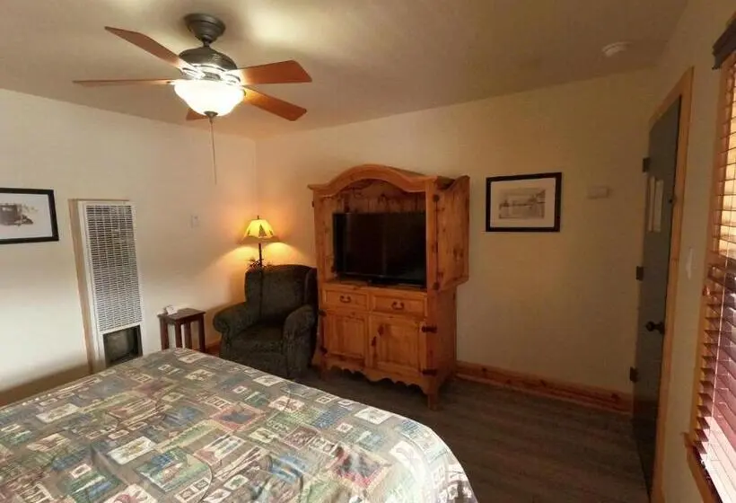 デラックススタジオ, Creekside Lodge