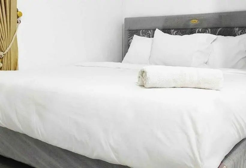 デラックスルーム, Pertiwi Homestay Near Museum Angkut Batu Mitra Reddoorz