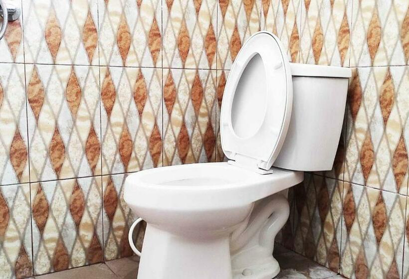 Семейный Номер, Pertiwi Homestay Near Museum Angkut Batu Mitra Reddoorz