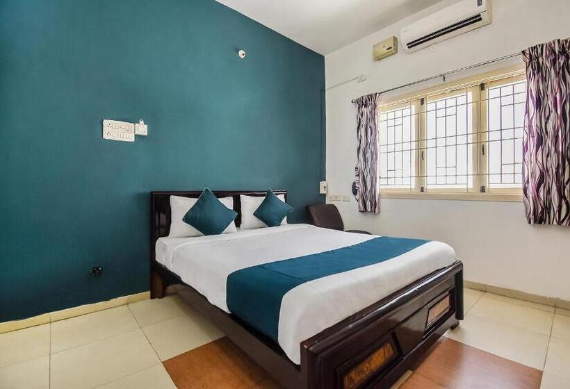 اتاق استاندارد با بالکن, Vaccinated Staff  Silverkey Executive Stays 78621 Second D Residency