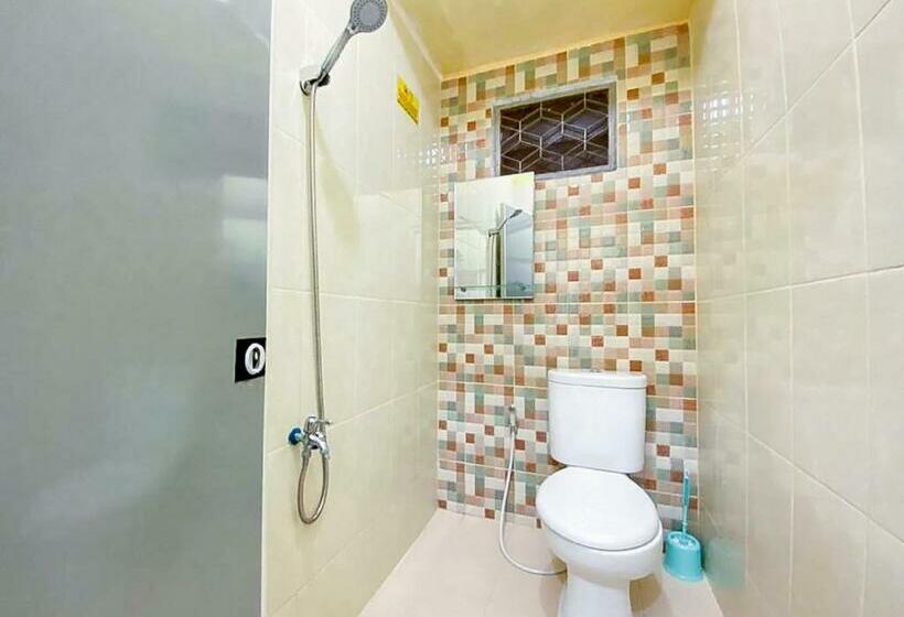 디럭스 룸, Damigalova Guest House Mitra Reddoorz