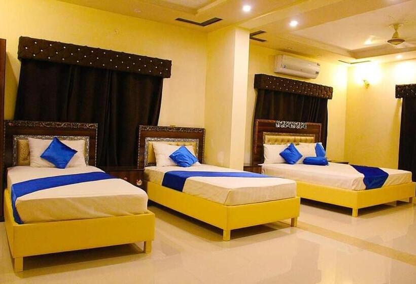 سوییت خانوادگی, Day In Lahore