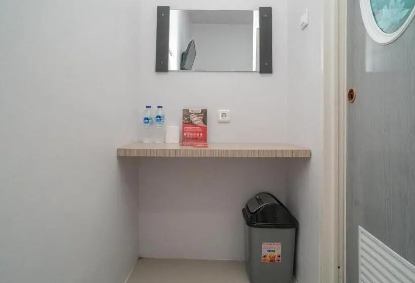 スタンダードルーム, Reddoorz Syariah Near Jalan Ahmad Yani Banjarmasin 3