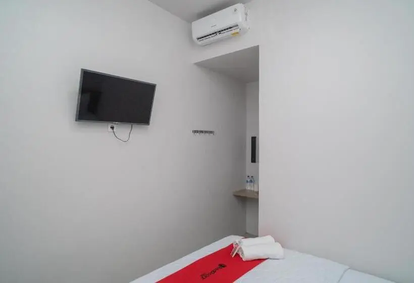 スタンダードルーム, Reddoorz Syariah Near Jalan Ahmad Yani Banjarmasin 3