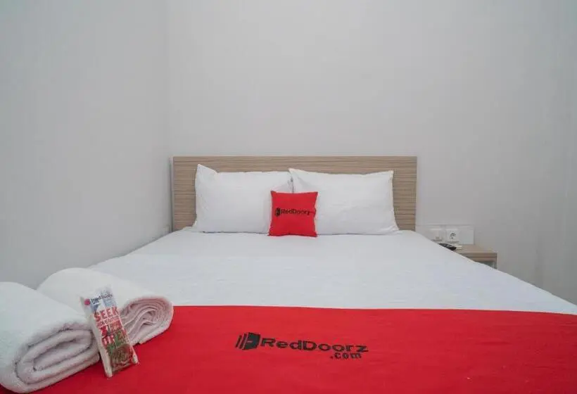 スタンダードルーム, Reddoorz Syariah Near Jalan Ahmad Yani Banjarmasin 3