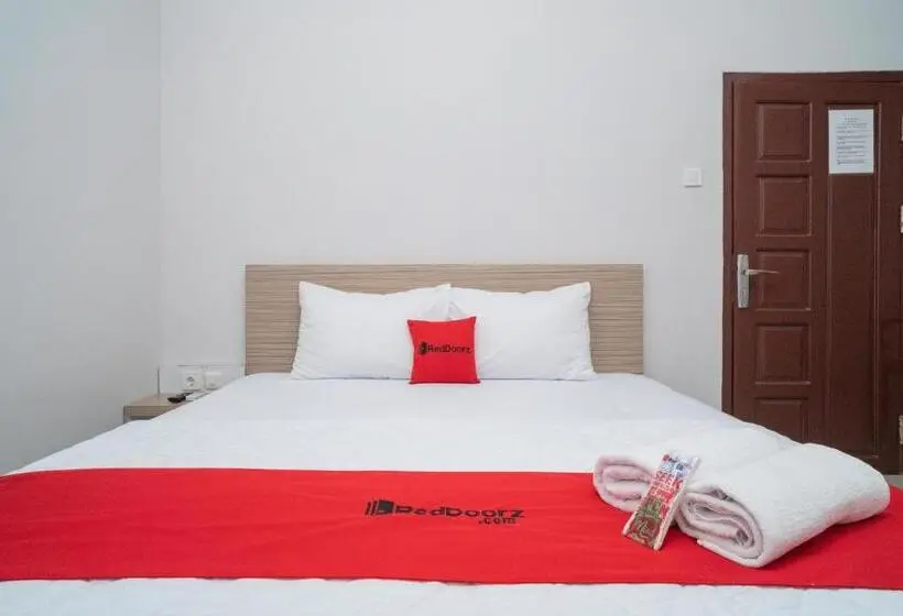 デラックスルーム, Reddoorz Syariah Near Jalan Ahmad Yani Banjarmasin 3