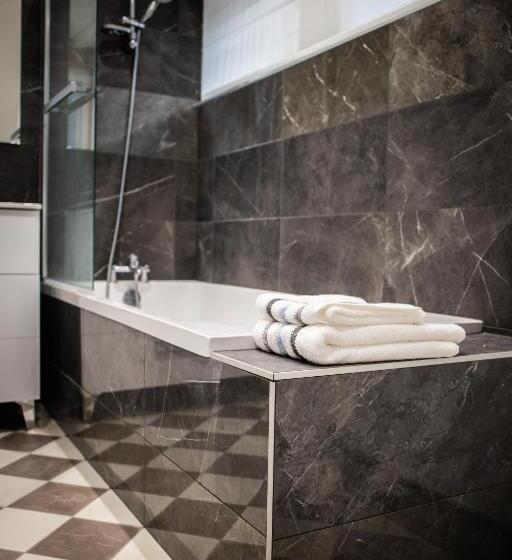 חדר סטנדרט לשלושה, Château Haut Clarise