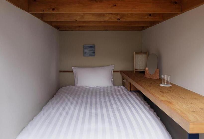 Llit en Habitació Compartida, Soil Setoda