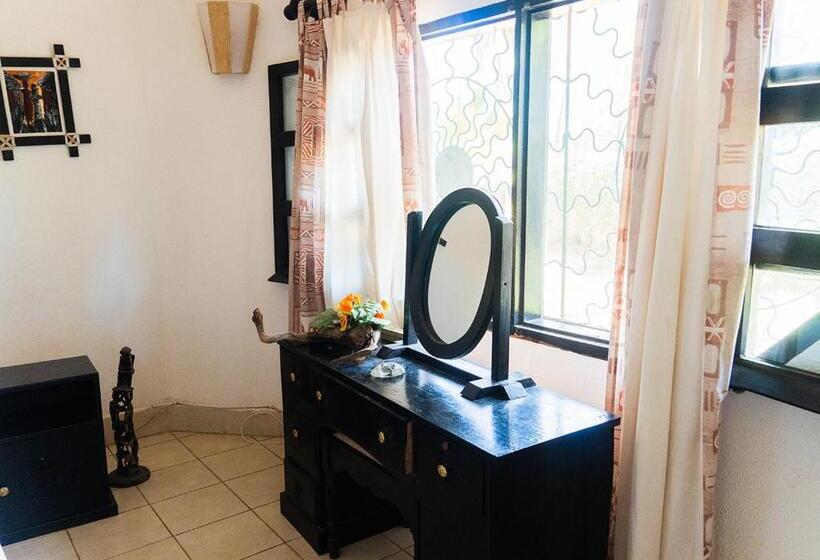 سوئیت با تخت بزرگ, Watamu Sunrise Villa