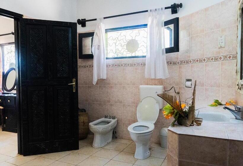 سوئیت با تخت بزرگ, Watamu Sunrise Villa